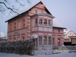 unsere Villa im Schnee Hier ein Anblick auf Haus & Terrasse im Februar 2012