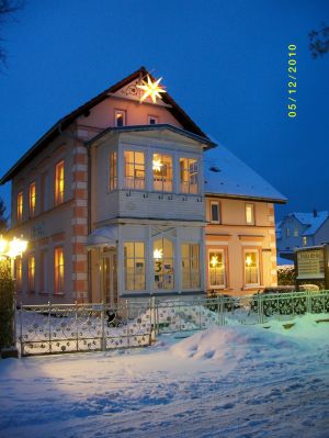 in der Hoffnung, daß es bald wieder schneit,... so schön sieht`s bei Schnee aus!!!
