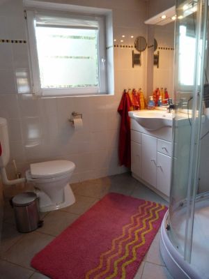 Bad Wohnung Sonneneck Tageslichtbad mit Dusche