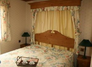 Romantisches Schlafzimmer Decken und Kissen sind vorhanden - Bettwäsche muss mitgebracht werden