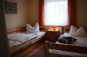 Zweites Schlafzimmer mit
1m mal 2m Betten