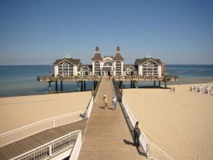 Nordstrand und Seebrücke 300 m entfernt