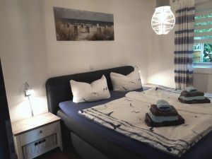 mit Boxspringbett 1,80 m x 2,00 m