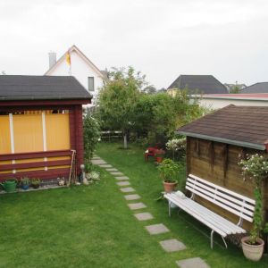 Der Blick vom Haus "Windrose" in den Garten.