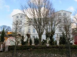 Exklusive Erdgeschoß Ferienwohnung mit Terrasse.