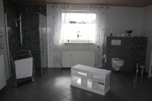 weitere Badezimmer-Impressionen