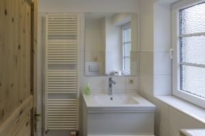 Duschbad mit WC EG