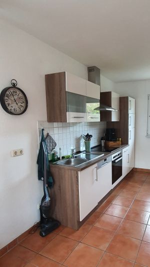 Geschirrspüler
Ofen
Kühlschrank 
Senseo- Kaffeepadmaschine