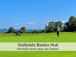 Golfplatz Bades Huk, mit einem tollem Blick über die Ostsee. Der Platz wurde im Jahr 2021 komplett neu aufgebaut und ist ein echter Geheimtip an der Ostsee.