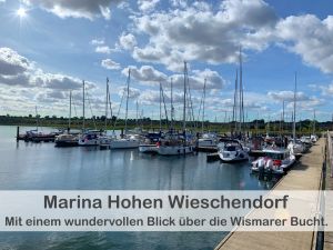 Die Marina Hohen Wieschendorf ist ein malerischer Hafen an der Ostsee in Mecklenburg-Vorpommern. Die Marina verfügt über moderne Liegeplätze für Boote und Yachten. Der Hafen ist ein beliebter Anlaufpunkt für Wassersportler.