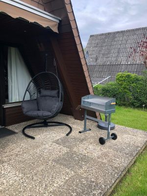 Grillen und Chillen auf der Terrasse.