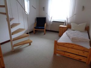 Dreibettzimmer unten Bild 12: Ferienhaus Tilling an der Ostsee